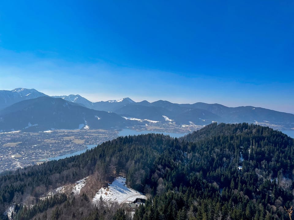 Blick vom Gipfel des Riederstein auf den Tegernsee